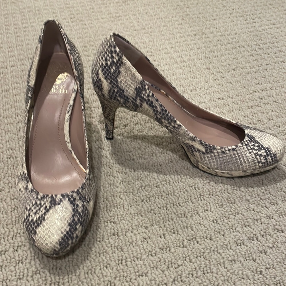 Snake skin pattern evening shoes, brand new